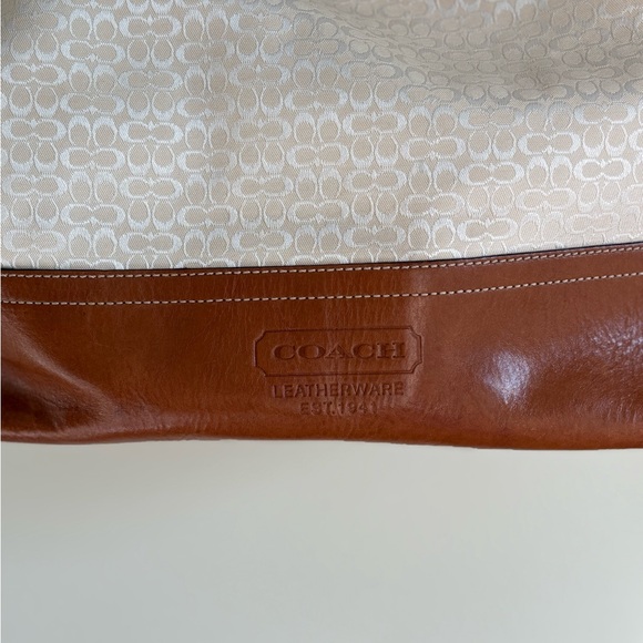 Vintage Coach Hampton Hobo Bag - Picture 2 of 9